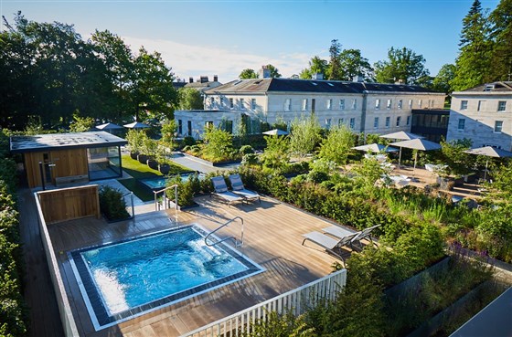 Roof Top Spa and Garden