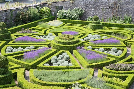 Award winning gardens at Bodysgallen