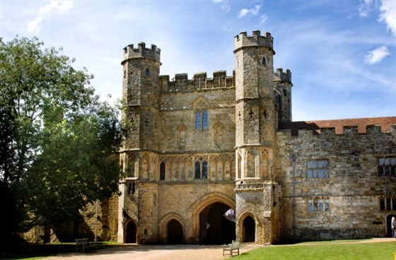 Battle of Hastings <span style='font-size:8px;'>®English Heritage</span>