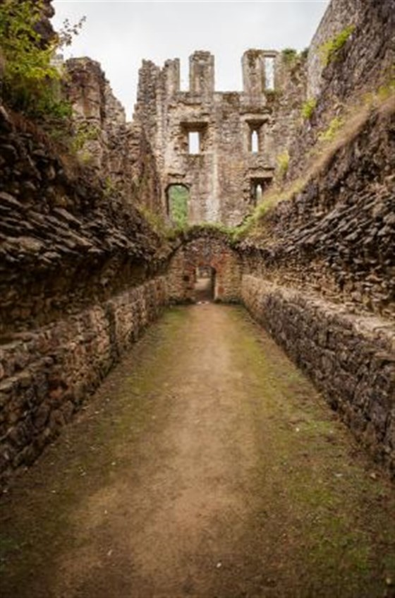  Rievaulx Abbey <span style='font-size:8px;'>®English Heritage</span>