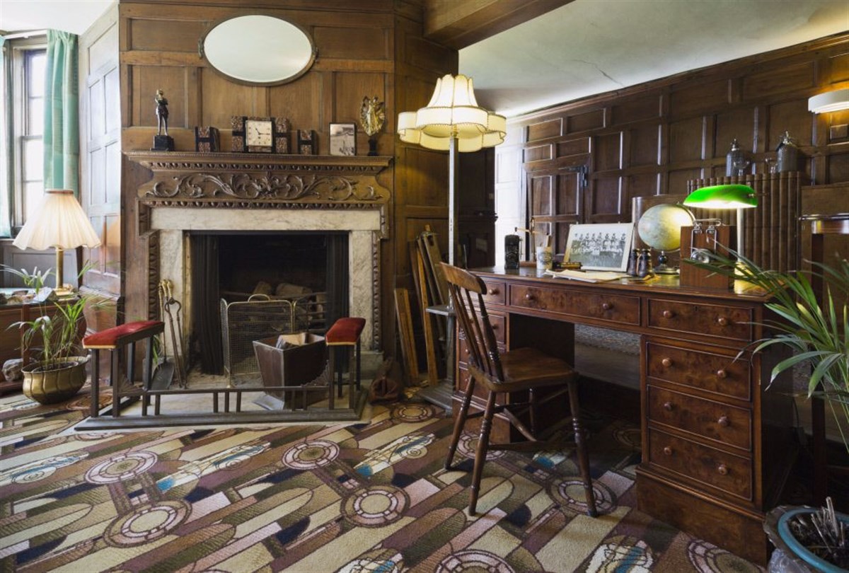 Avebury <span style='font-size:8px;'>®National Trust Images/James Dobson</span>