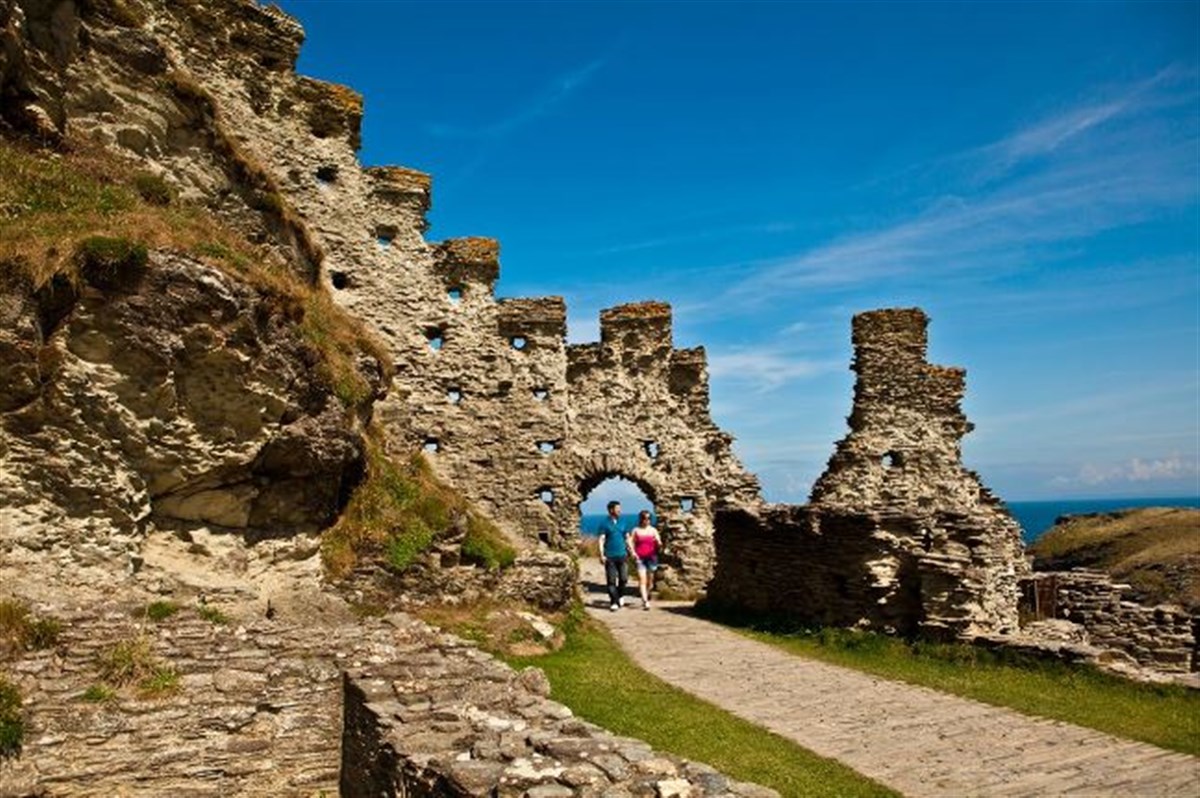 Visit Tintagel  <span style='font-size:8px;'>®English Heritage</span>