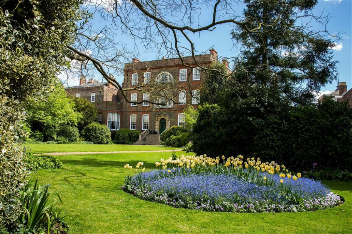 Peckover House and Garden, Cambridgeshire <span style='font-size:8px;'>®National Trust Images/ Ian Ward</span>