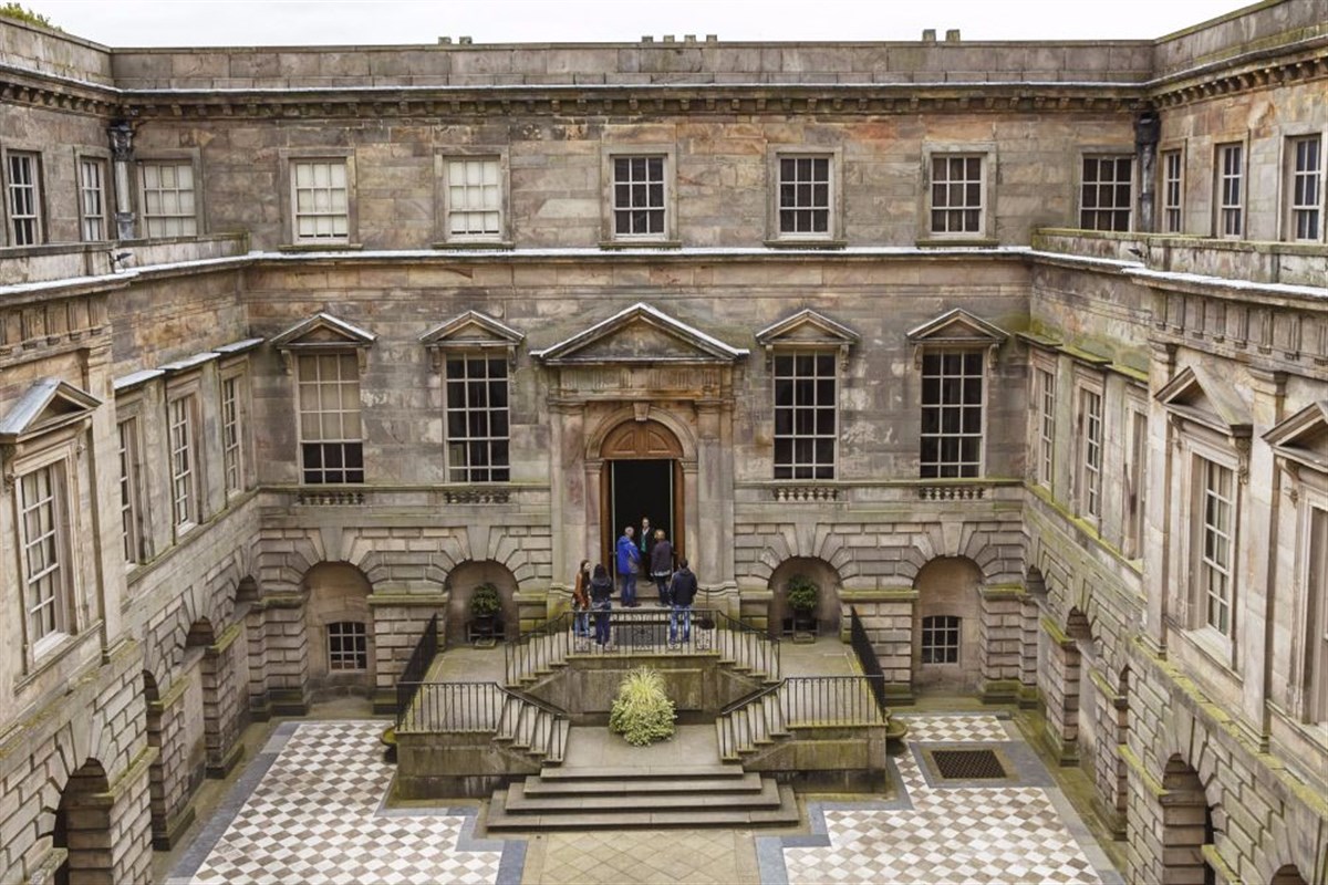 Lyme Park, House & Garden <span style='font-size:8px;'>®National Trust Images/Arnhel de Serra</span>