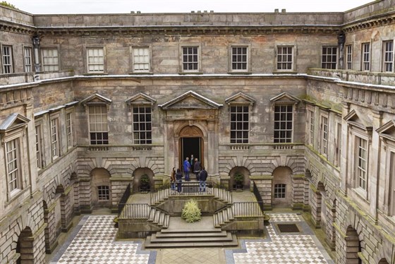 Lyme Park, House & Garden <span style='font-size:8px;'>®National Trust Images/Arnhel de Serra</span>