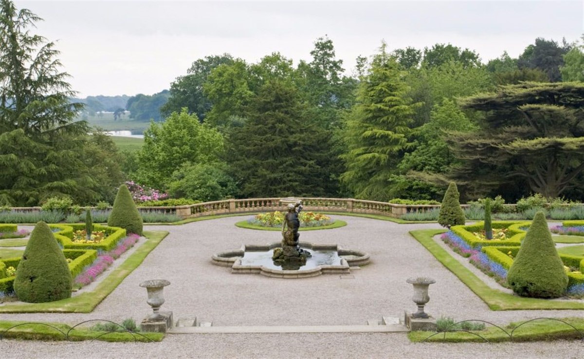 Tatton Partk <span style='font-size:8px;'>®National Trust Images/Joe Wainwright</span>