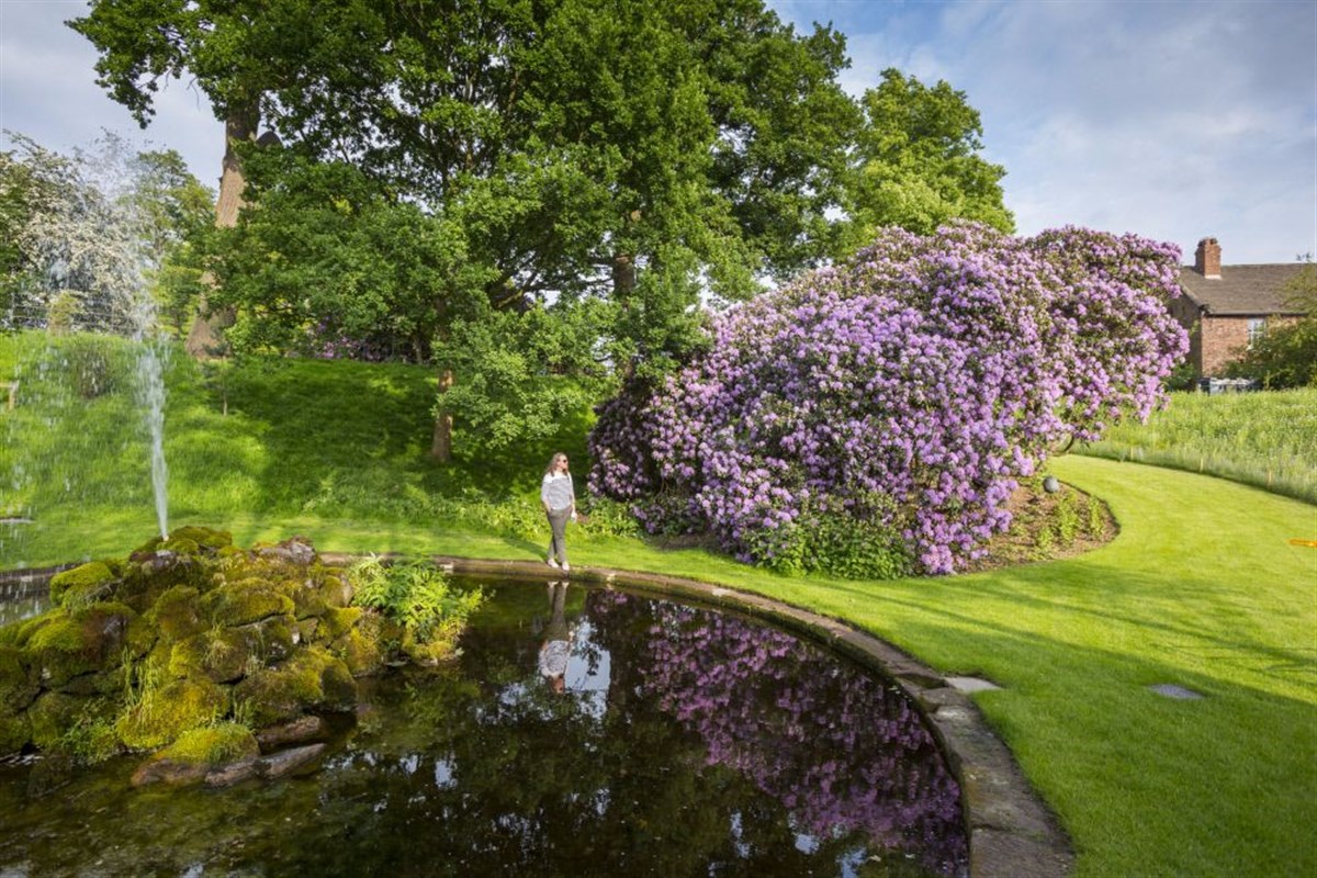 Dunham Massey <span style='font-size:8px;'>®National Trust Images/Chris Lacey</span>