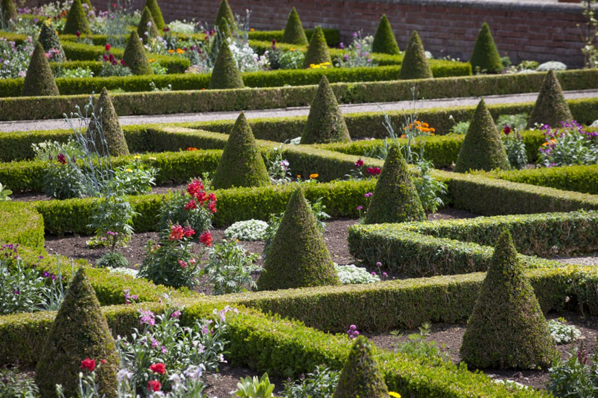 Hanbury Hall and Gardens, Worcestershire <span style='font-size:8px;'>®National Trust Images/Jonathan Buckley</span>