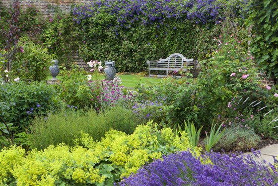 Sissinghurst Castle  <span style='font-size:8px;'>®National Trust Images/Marianne Majerus</span> 
