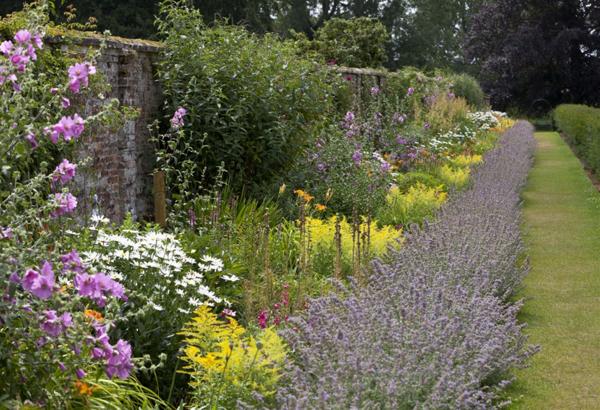 Oxburgh Hall, Norfolk <span style='font-size:8px;'>®National Trust Images/Chris Lacey</span>