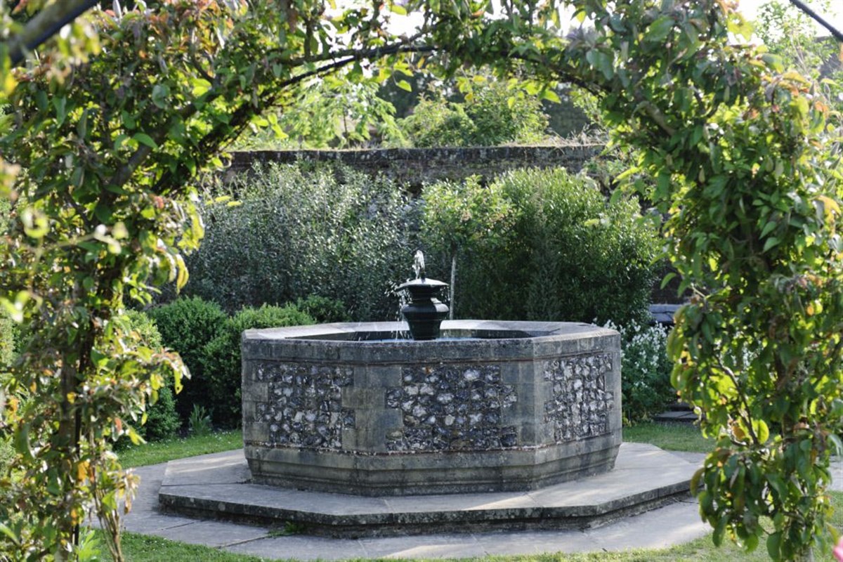 Greys Court Greys Court <span style='font-size:8px;'>®National Trust Images/Jason Ingram </span>