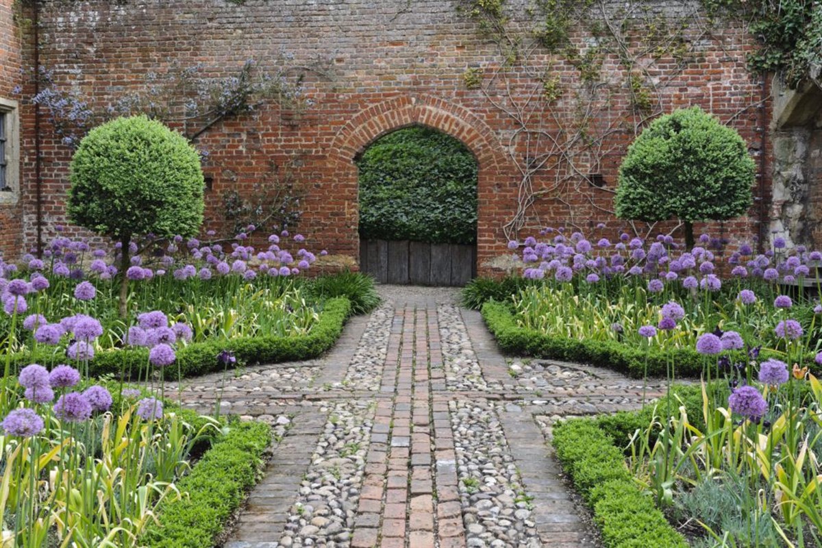 Greys Court Greys Court <span style='font-size:8px;'>®National Trust Images/Jason Ingram </span>