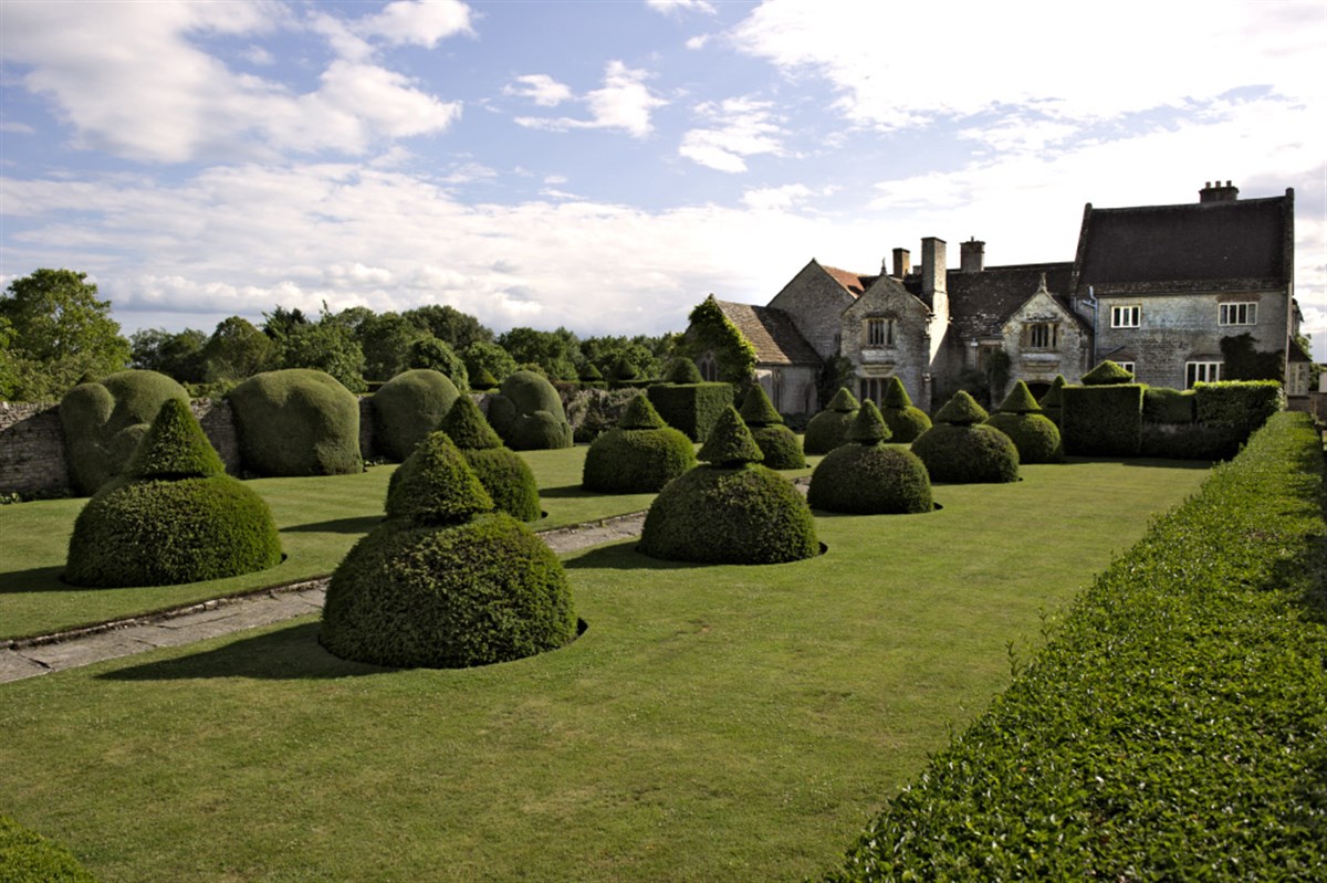 Lytes Cary Manor, Somerset <span style='font-size:8px;'>®National Trust Images/John Millar</span>