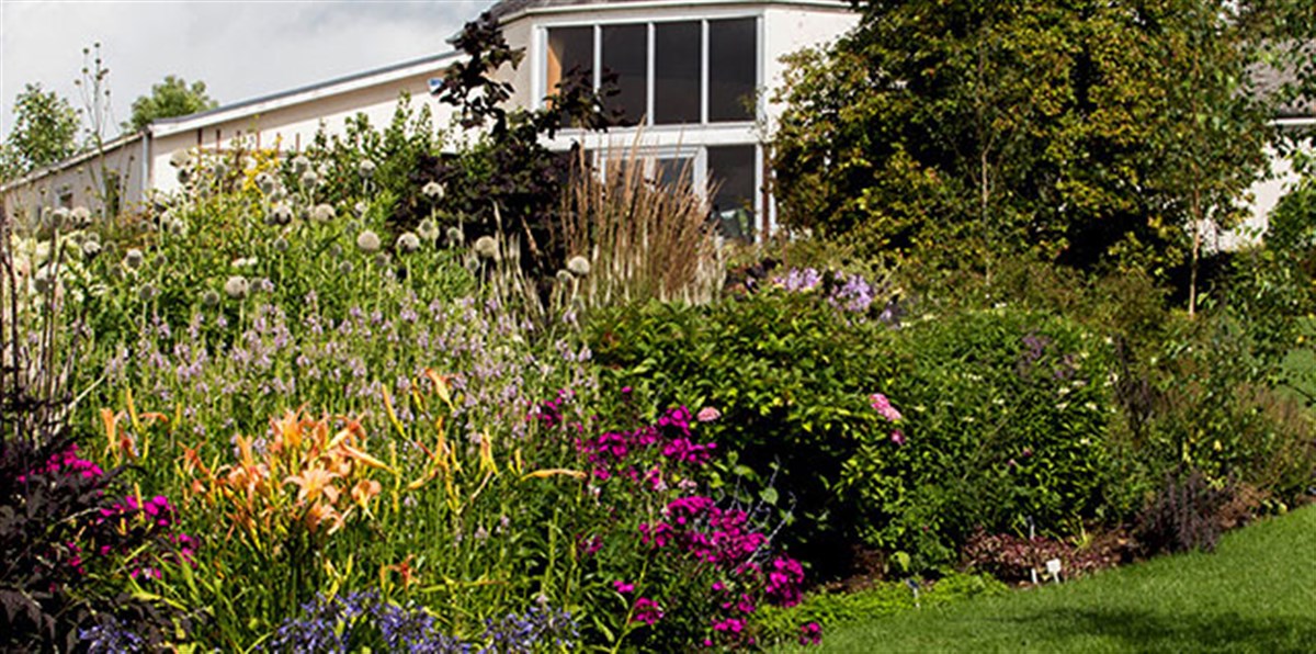 Stunning Gardens <span style='font-size:8px;'> ® The National Trust for Scotland </span>