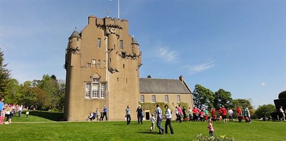  Crathes Castle <span style='font-size:8px;'>® Der National Trust für Schottland</span>