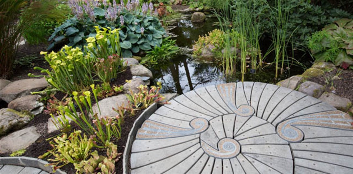 Stunning Garden artwork <span style='font-size:8px;'> ® The National Trust for Scotland </span>