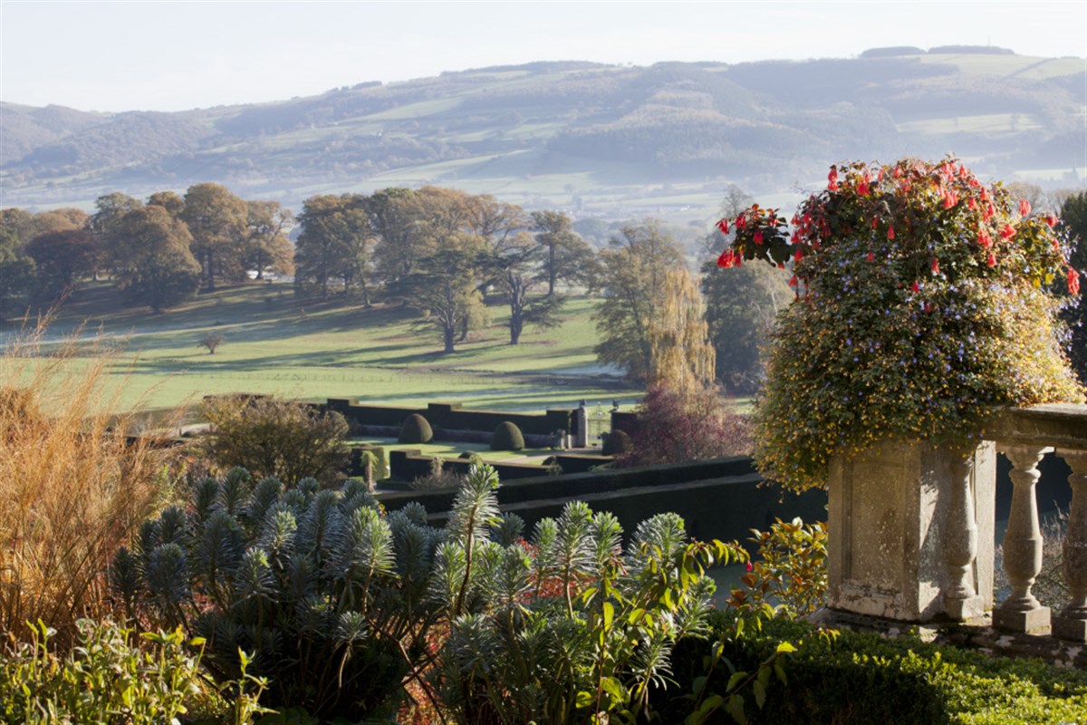 Autumn in the garden at Powis Castle, Welshpool, Powys. ®National Trust Images/Mark Bolton