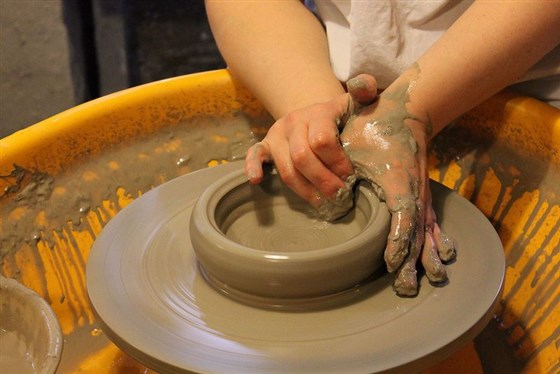 Gladstone Pottery Museum <span style='font-size:8px;'> accredited to Gladstone Pottery Museum </span>