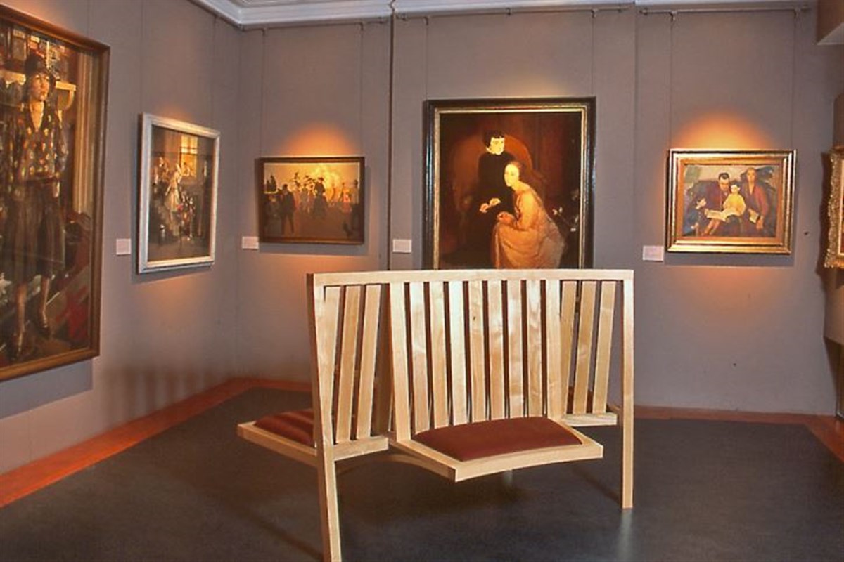 Hove Museum Fine Art gallery