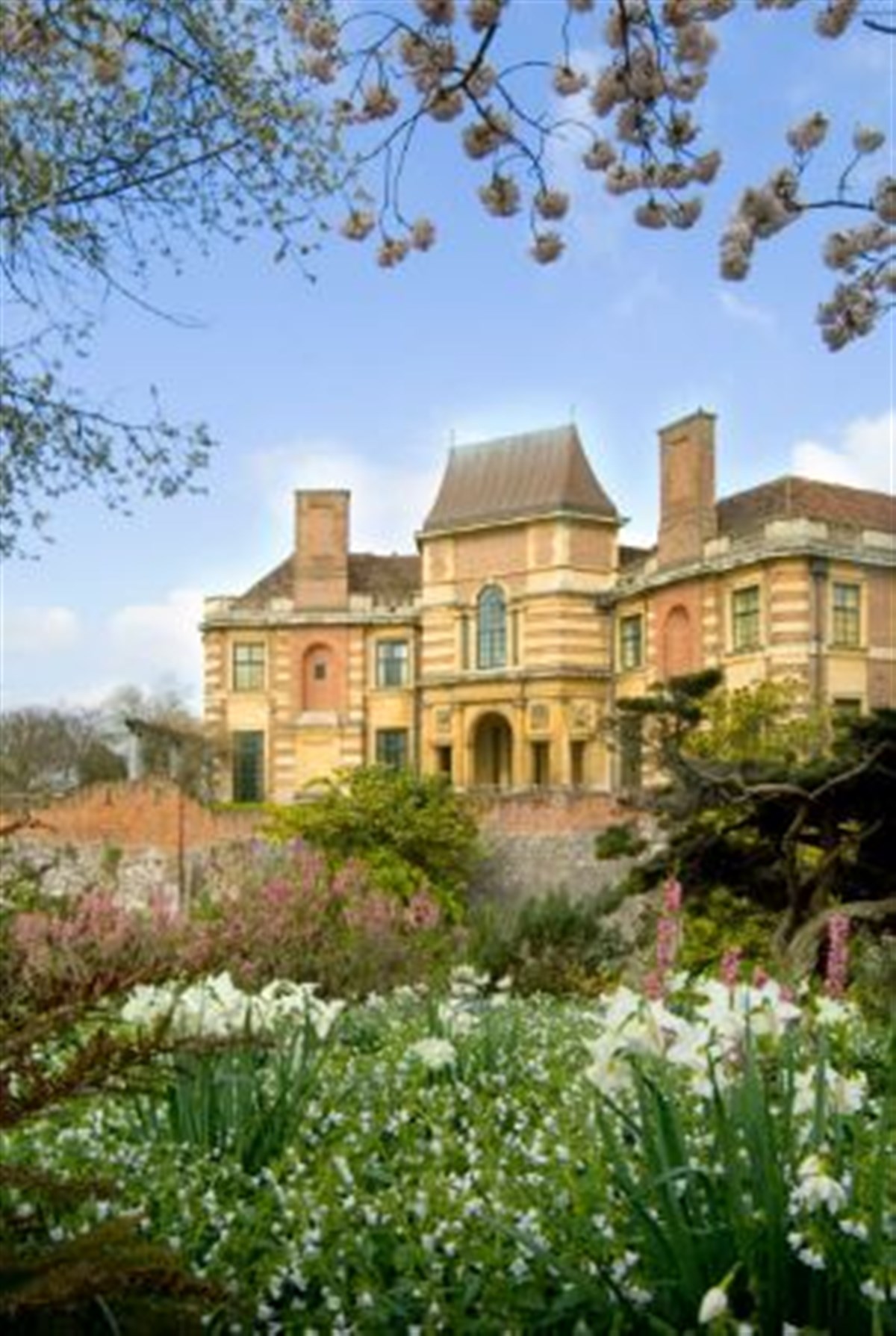 Eltham Palace and Gardens  <span style='font-size:8px;'>®English Heritage</span>