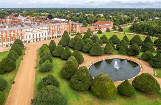Beautiful Tudor gardens