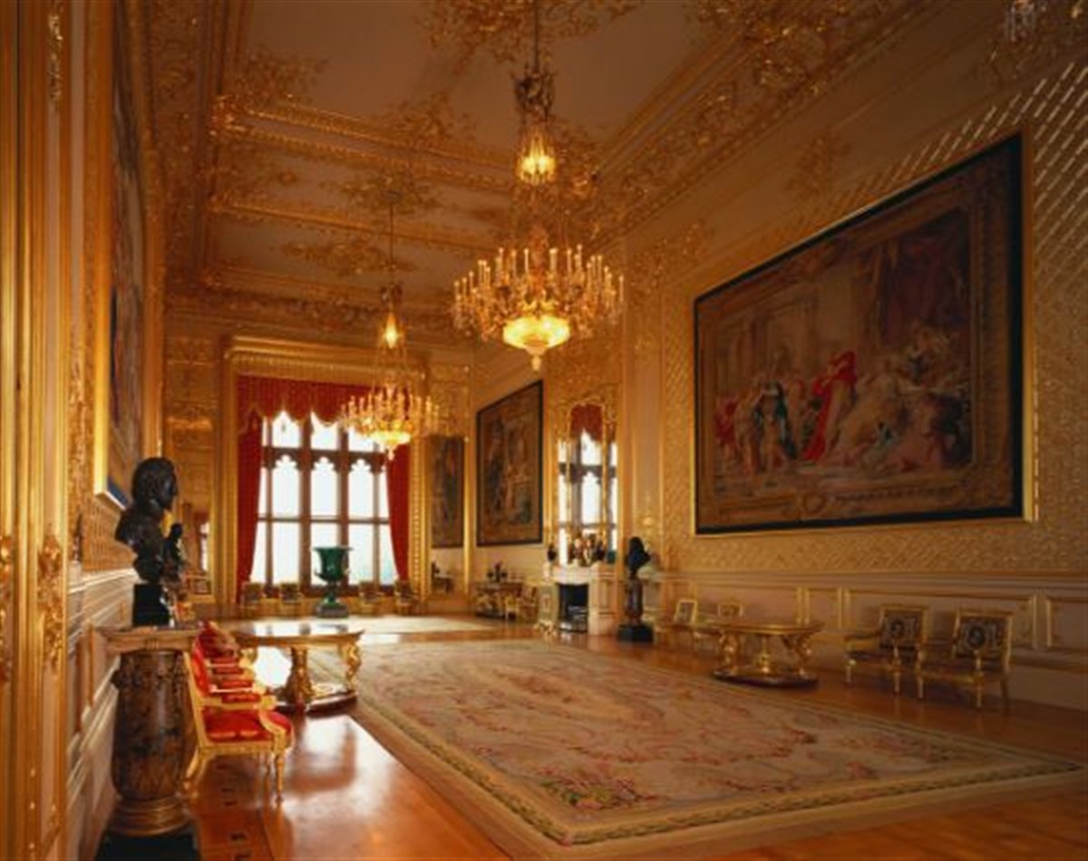 Windsor Castle <span style='font-size:8px;'>® Her Majesty Queen Elizabeth II 2017/ Royal Collection Trust </span>