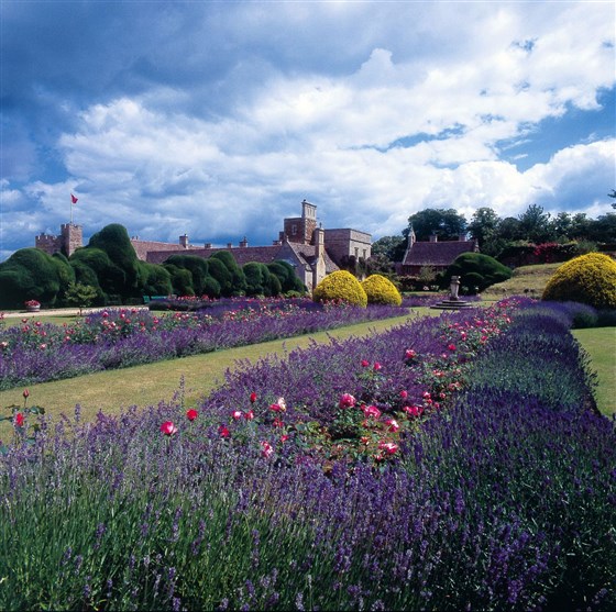  Rockingham Castle Estate <span style='font-size:8px;'> Image courtesy Rockingham Castle Estate </span>