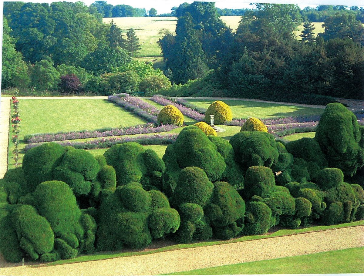  Rockingham Castle Estate <span style='font-size:8px;'> Image courtesy Rockingham Castle Estate </span>