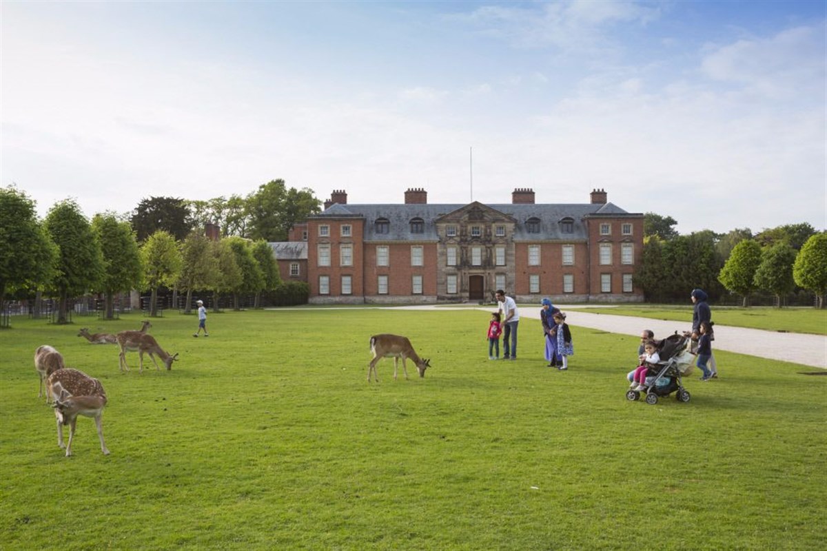 Dunham Massey <span style='font-size:8px;'>®National Trust Images/Chris Lacey</span>