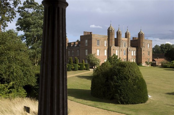 Melford Hall, Suffolk <span style='font-size:8px;'>®National Trust Images/John Millar</span>
