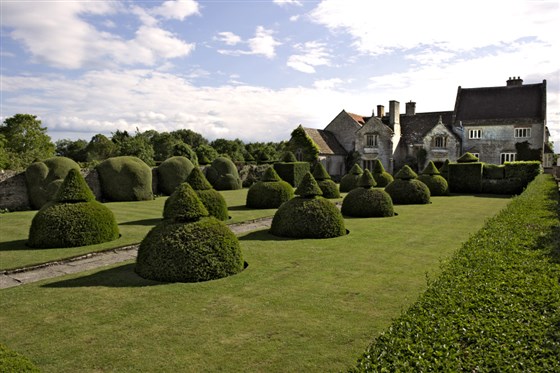 Lytes Cary Manor, Somerset <span style='font-size:8px;'>®National Trust Images/John Millar</span>