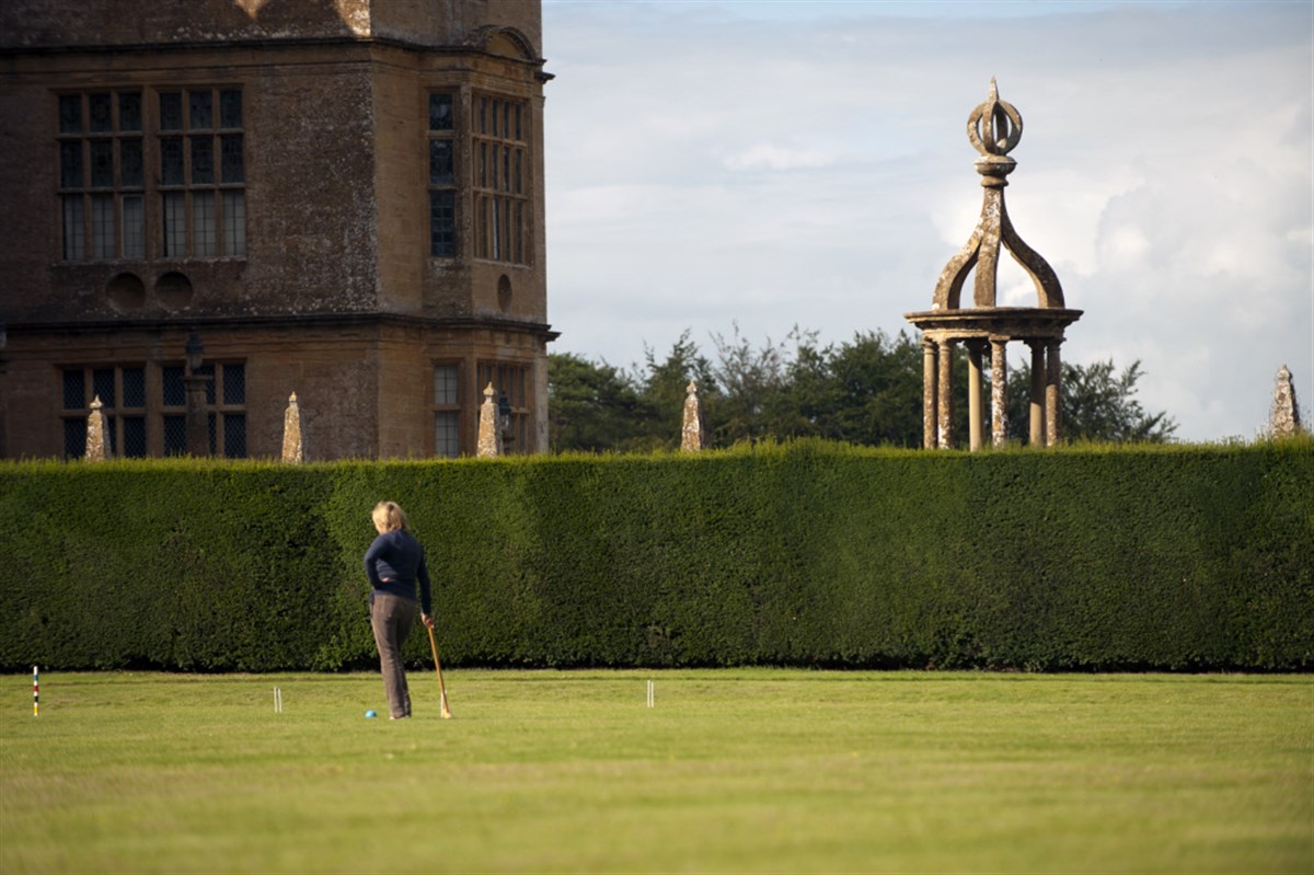 Montacute House <span style='font-size:8px;'>®National Trust Images/John Millar</span>