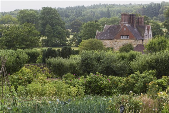 Producing food for the Mulberry Tea-room at Bateman's, East Sussex. <span style='font-size:8px;'>®National Trust Images/Oskar Proctor</span>