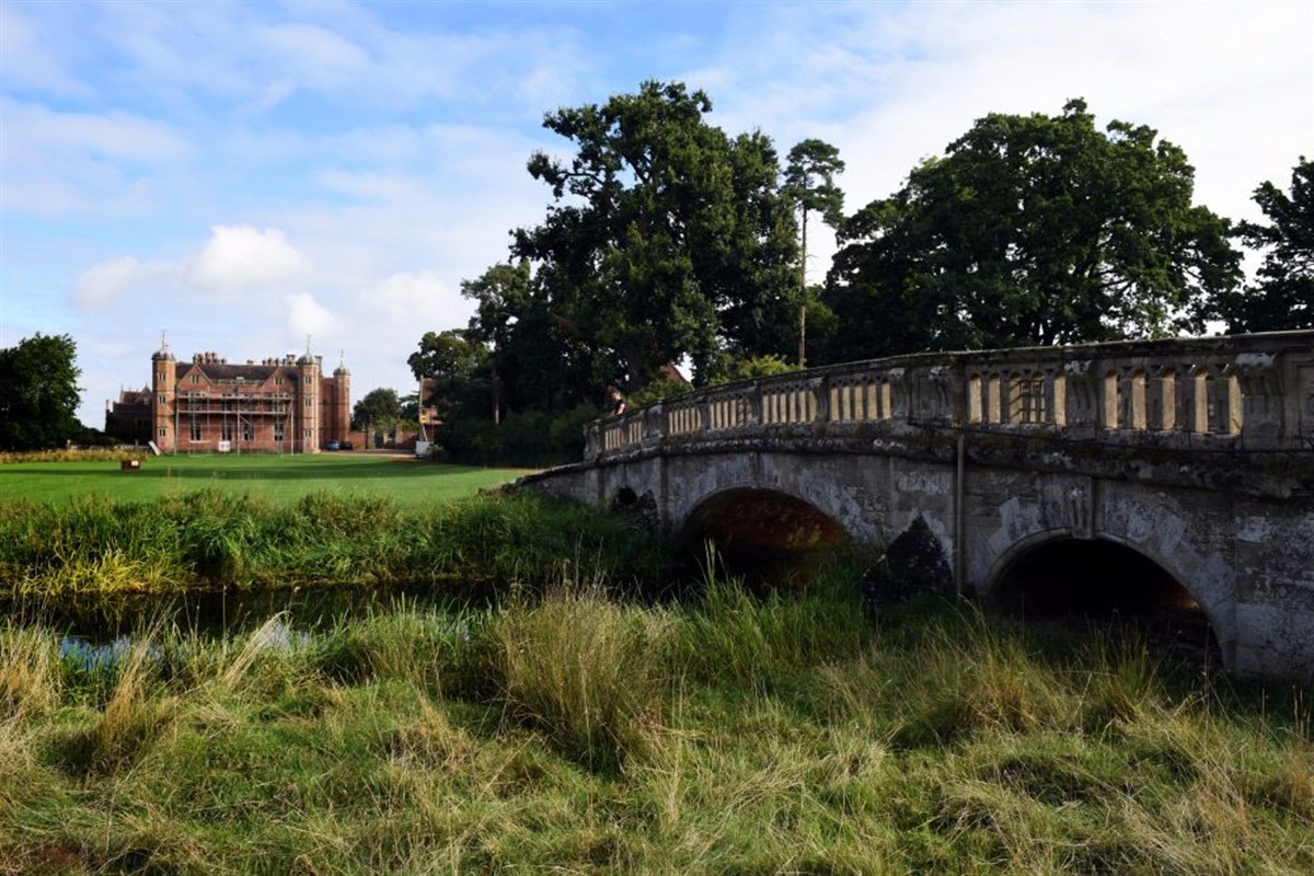 Charlecote Park, Warwickshire <span style='font-size:8px;'>®National Trust Images/John Millar</span>