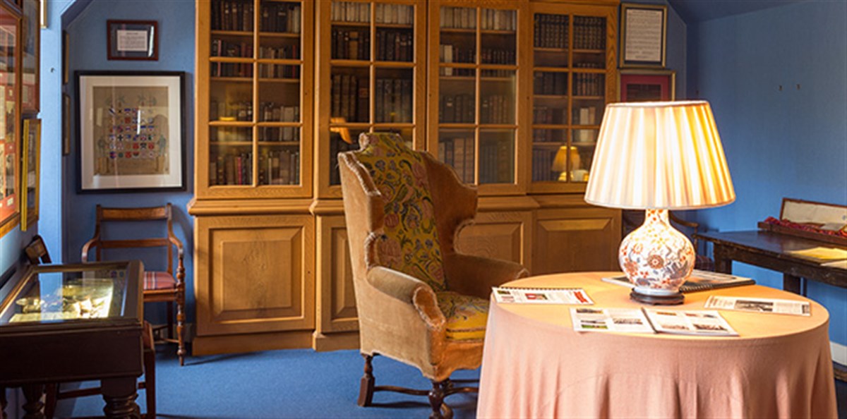 Beautiful Interiors  Crathes Castle <span style='font-size:8px;'> ® The National Trust for Scotland </span>