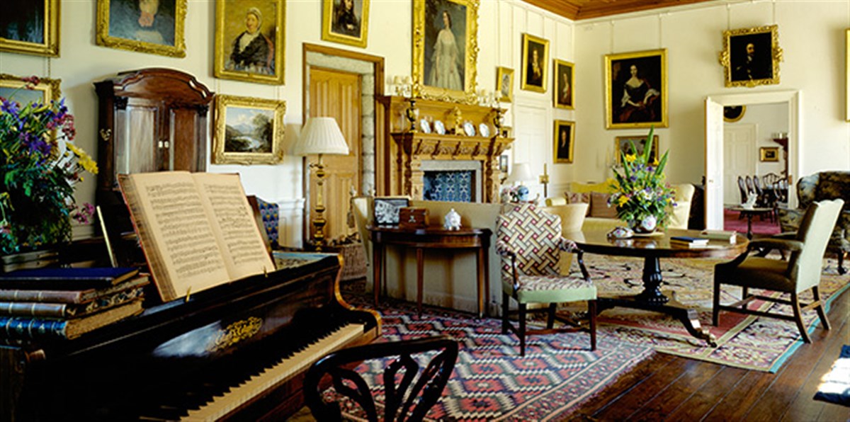 Drum Castle <span style='font-size:8px;'> ® The National Trust for Scotland </span>