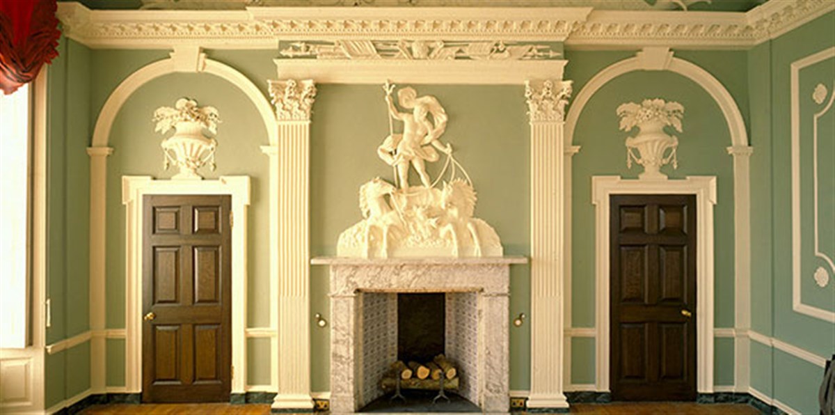 See the magnificent plasterwork in the Saloon <span style='font-size:8px;'> ® The National Trust for Scotland </span>