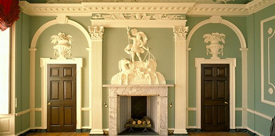 See the magnificent plasterwork in the Saloon <span style='font-size:8px;'> ® The National Trust for Scotland </span>