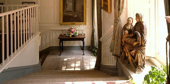 Kellie Castle and Garden <span style='font-size:8px;'> ® The National Trust for Scotland </span>