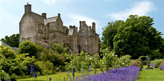 Kellie Castle and Garden <span style='font-size:8px;'> ® The National Trust for Scotland </span>