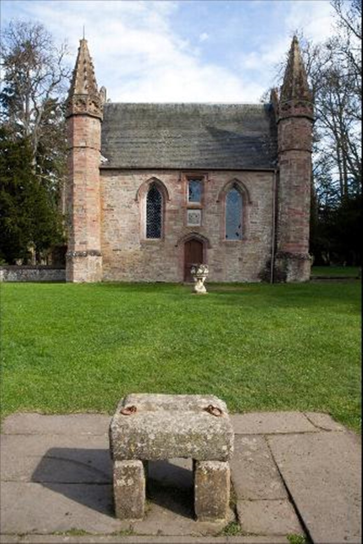 The Stone of Scone and the chapel on Moothill