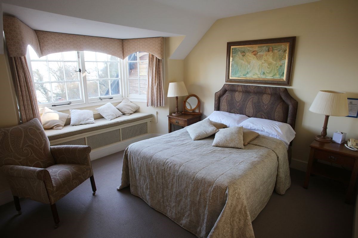 Room 2 with sea glimpses. 8 rooms in total.