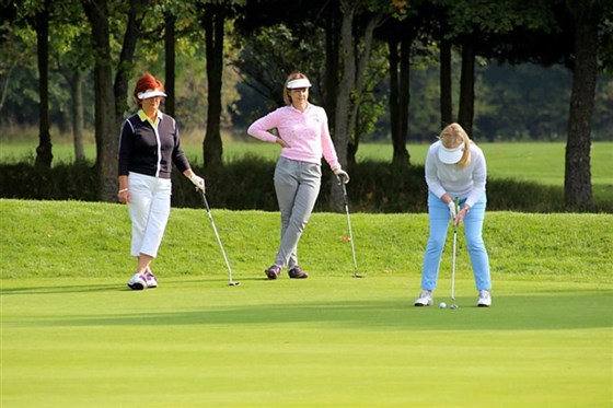 lady golfers