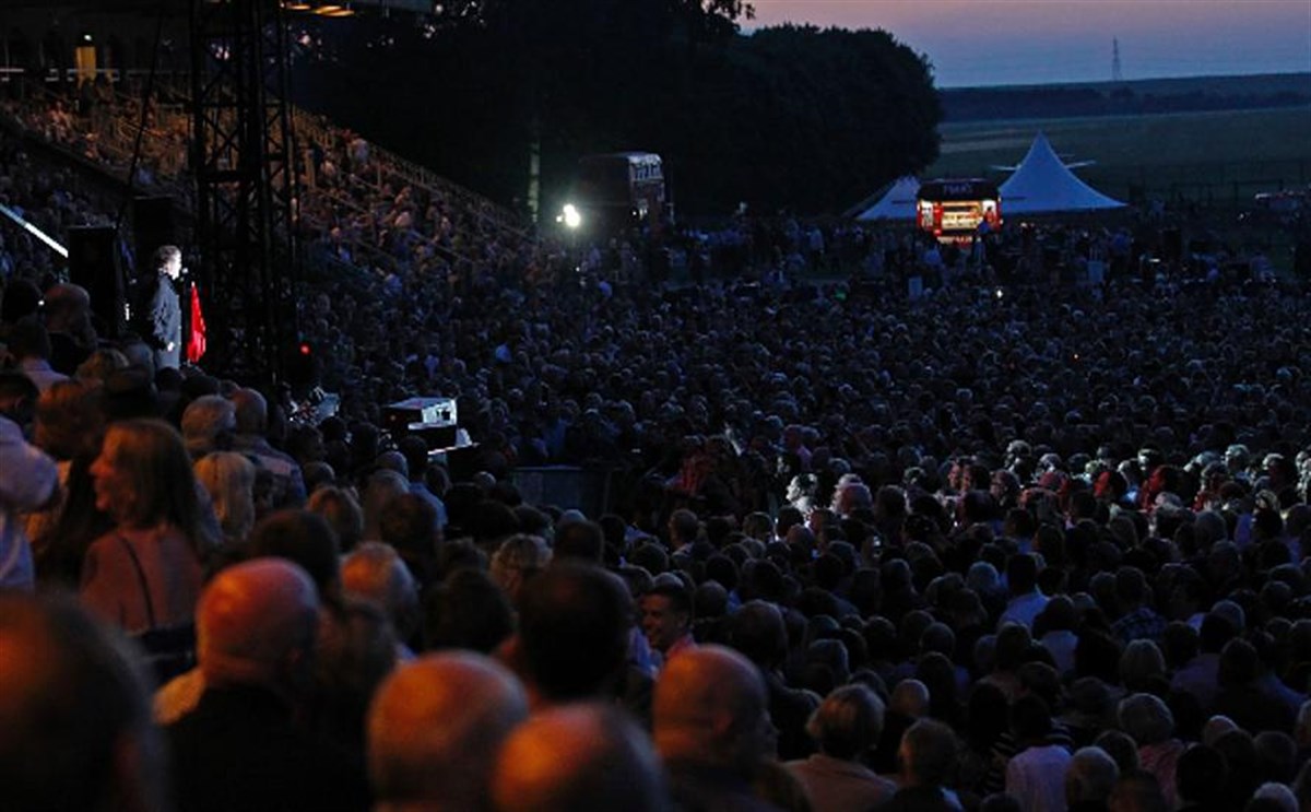 Adnams Newmarket Night Crowd