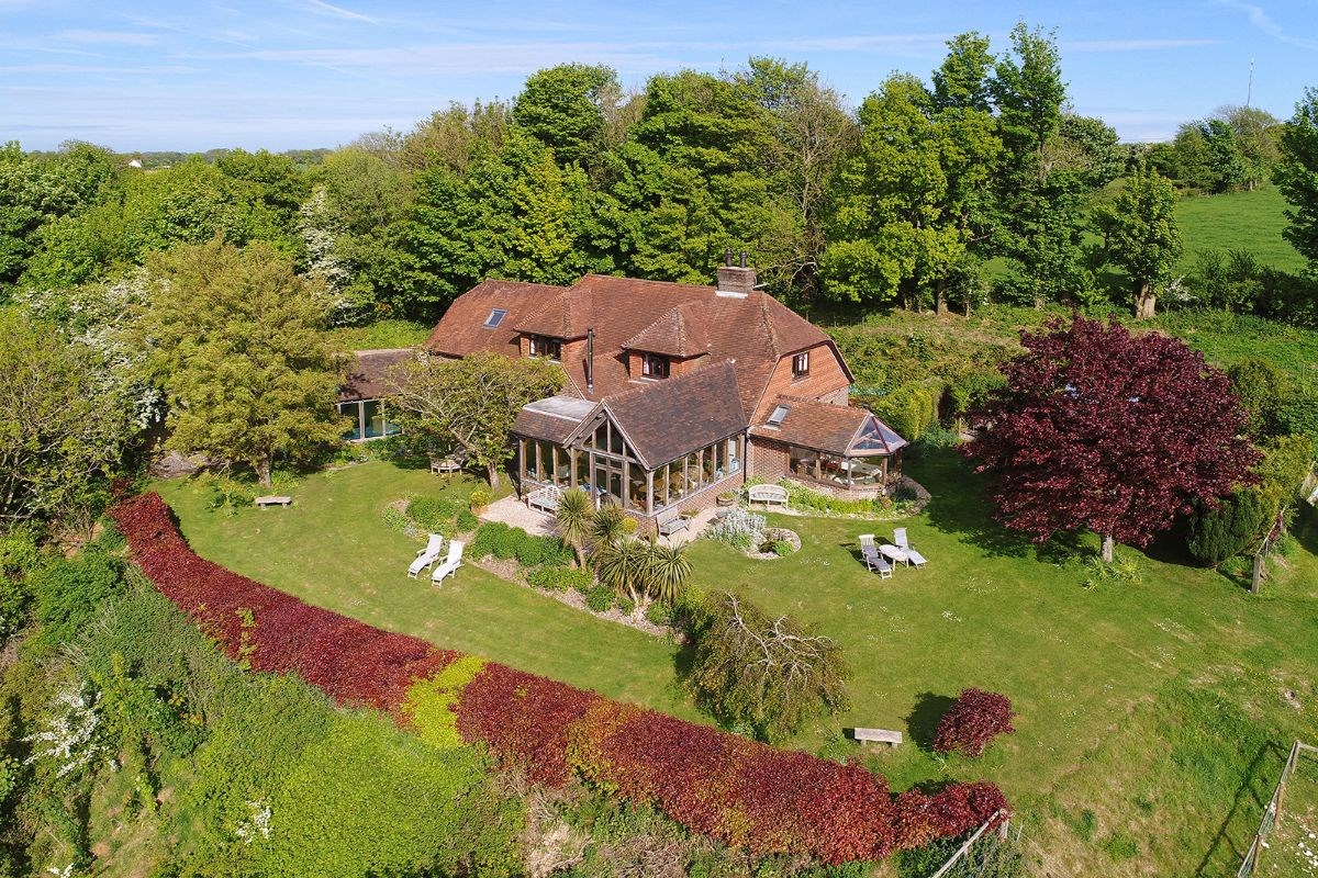 Alkham Court Farmhouse 5* luxury Bed & Breakfast