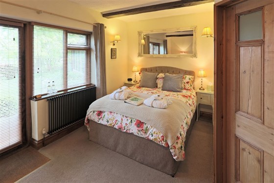 Garden Room with kingsize bed
