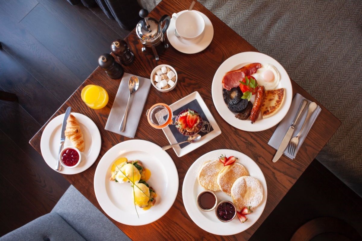 Breakfast 