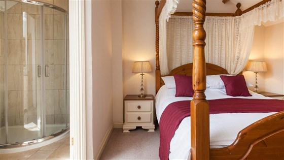 Four Poster Bed