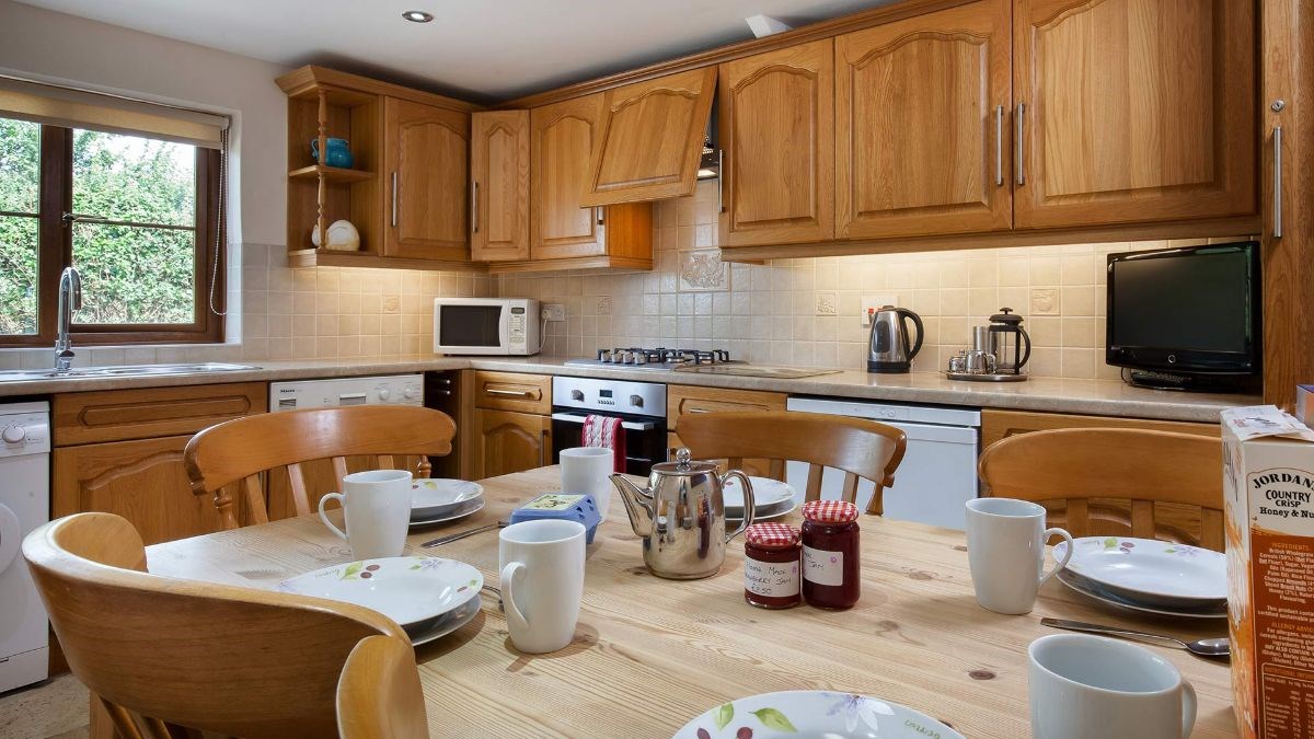 Barn Owl Kitchen