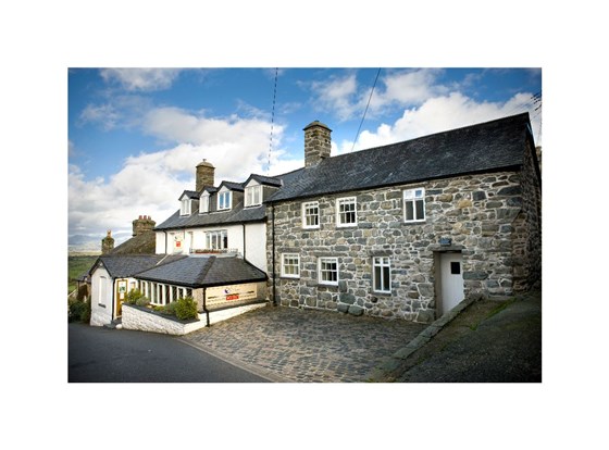 Castle Cottage and grade 2 listed annex